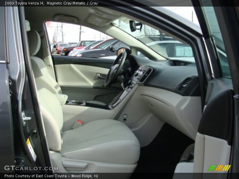 Magnetic Gray Metallic / Gray 2009 Toyota Venza I4