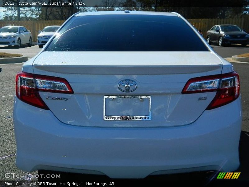 Super White / Black 2012 Toyota Camry SE