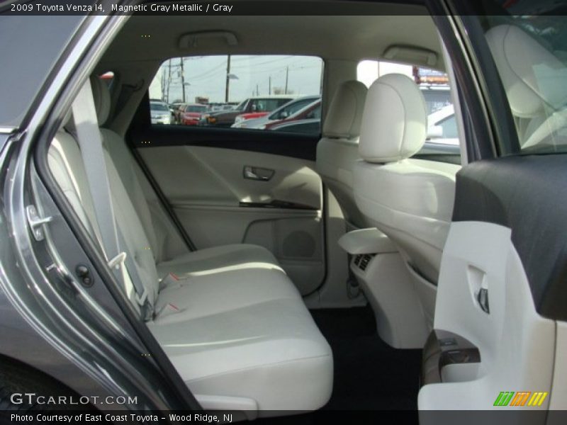 Magnetic Gray Metallic / Gray 2009 Toyota Venza I4
