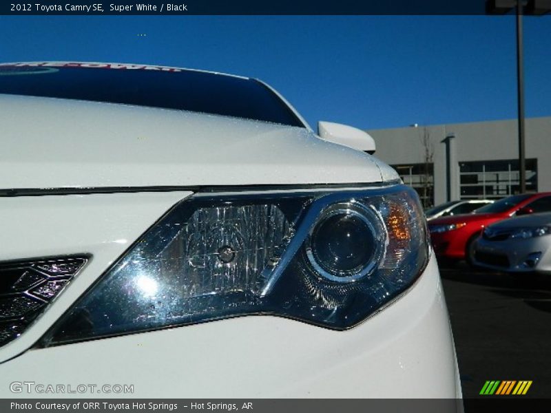 Super White / Black 2012 Toyota Camry SE