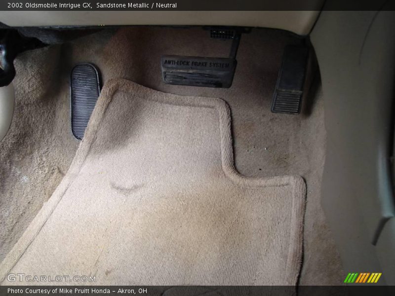Sandstone Metallic / Neutral 2002 Oldsmobile Intrigue GX