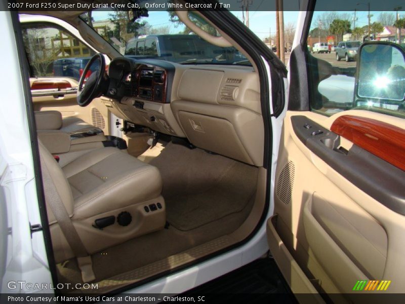 Oxford White Clearcoat / Tan 2007 Ford F250 Super Duty Lariat Crew Cab
