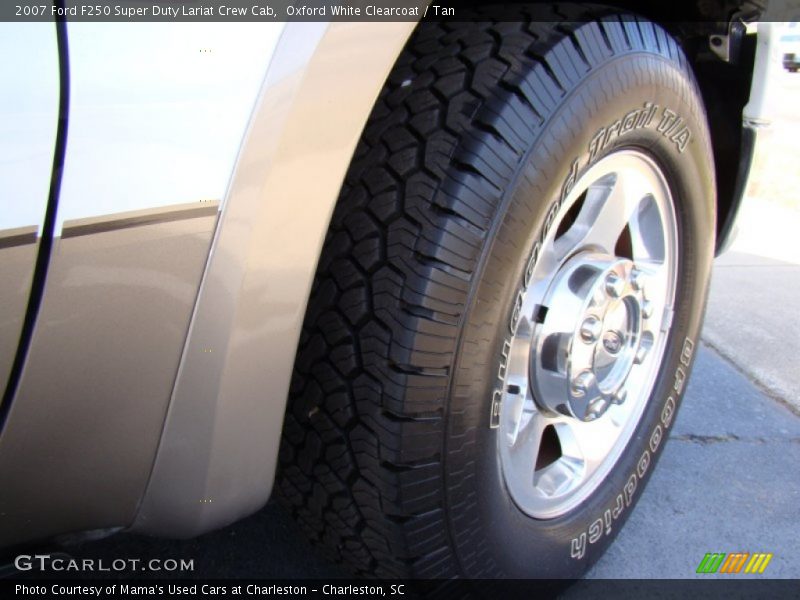 Oxford White Clearcoat / Tan 2007 Ford F250 Super Duty Lariat Crew Cab