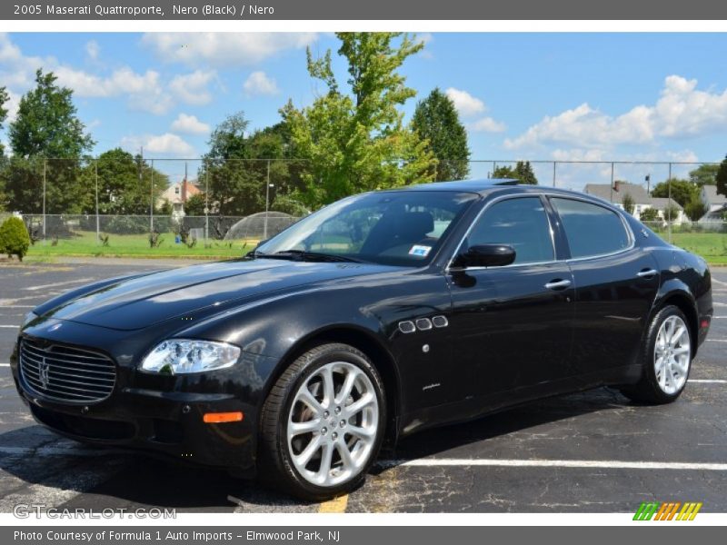 Front 3/4 View of 2005 Quattroporte 