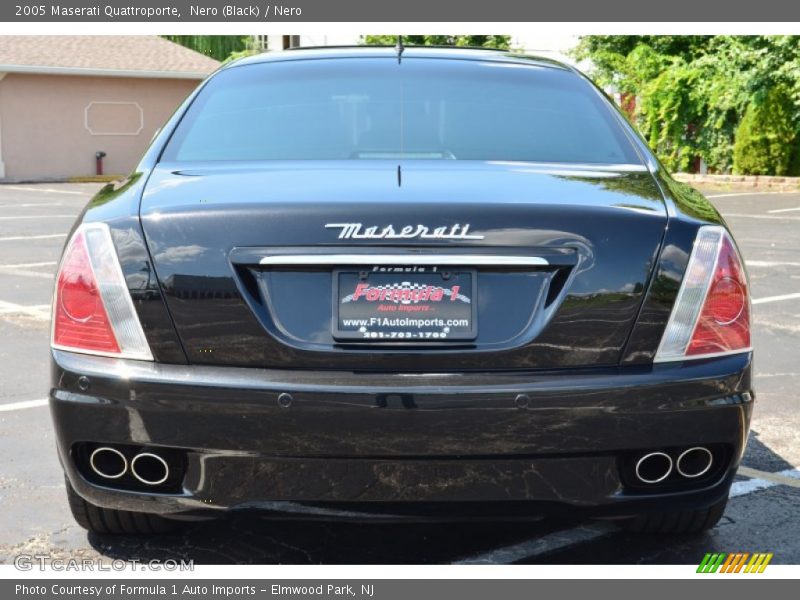 Nero (Black) / Nero 2005 Maserati Quattroporte