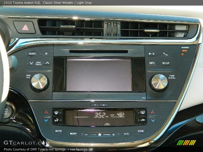 Classic Silver Metallic / Light Gray 2013 Toyota Avalon XLE