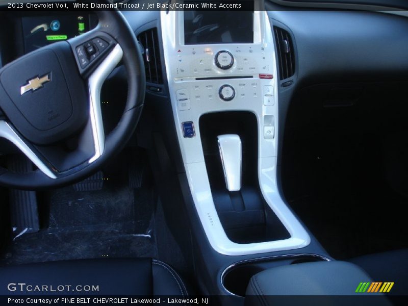 White Diamond Tricoat / Jet Black/Ceramic White Accents 2013 Chevrolet Volt