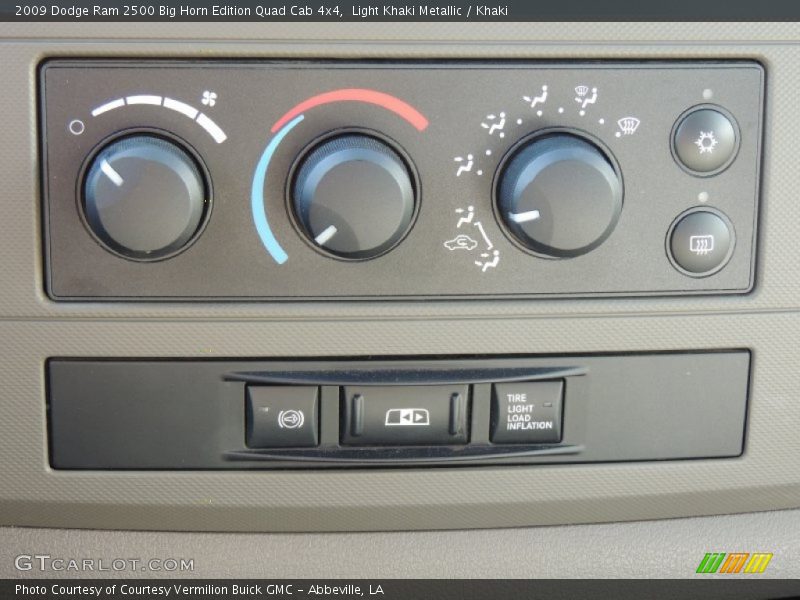 Light Khaki Metallic / Khaki 2009 Dodge Ram 2500 Big Horn Edition Quad Cab 4x4