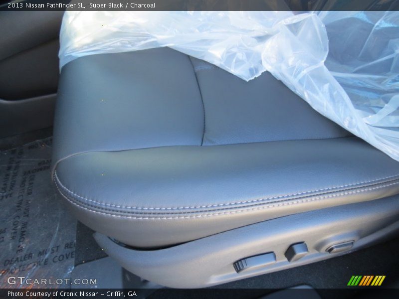 Super Black / Charcoal 2013 Nissan Pathfinder SL