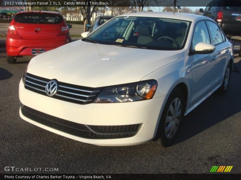 Candy White / Titan Black 2012 Volkswagen Passat 2.5L S