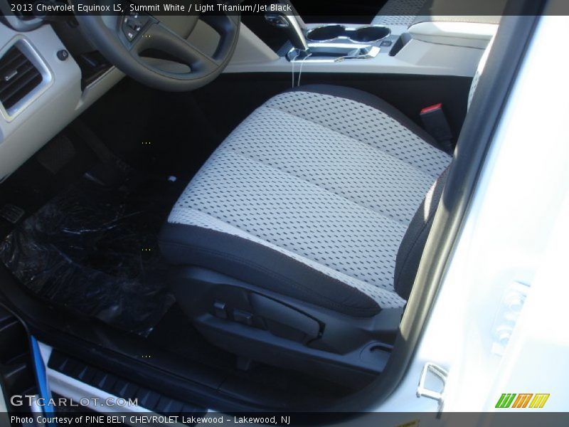 Summit White / Light Titanium/Jet Black 2013 Chevrolet Equinox LS