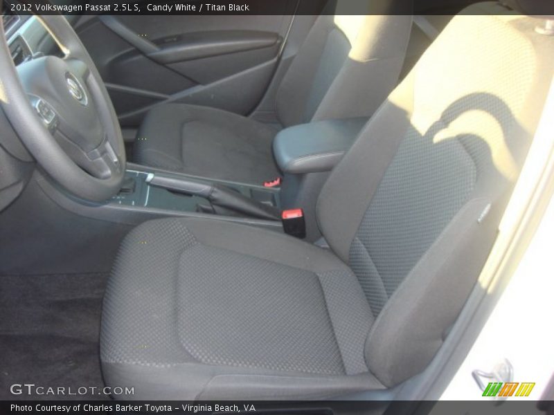 Candy White / Titan Black 2012 Volkswagen Passat 2.5L S
