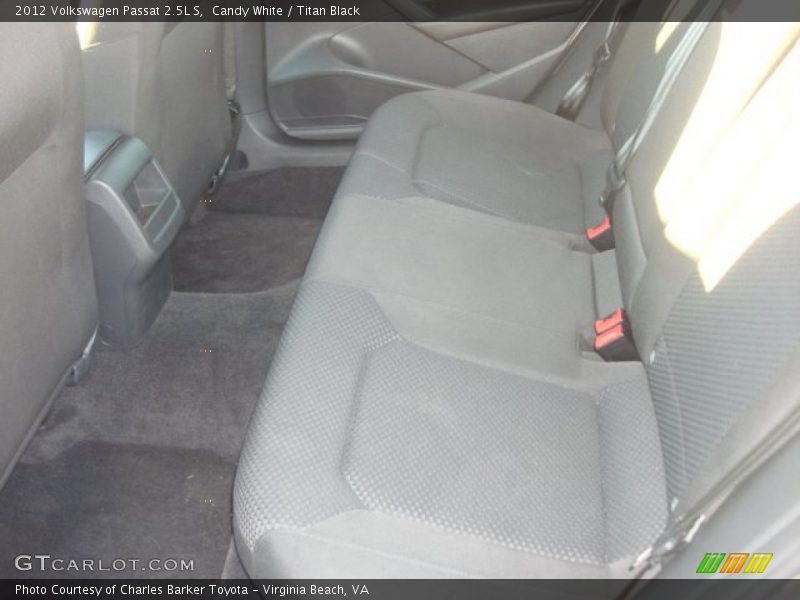 Candy White / Titan Black 2012 Volkswagen Passat 2.5L S