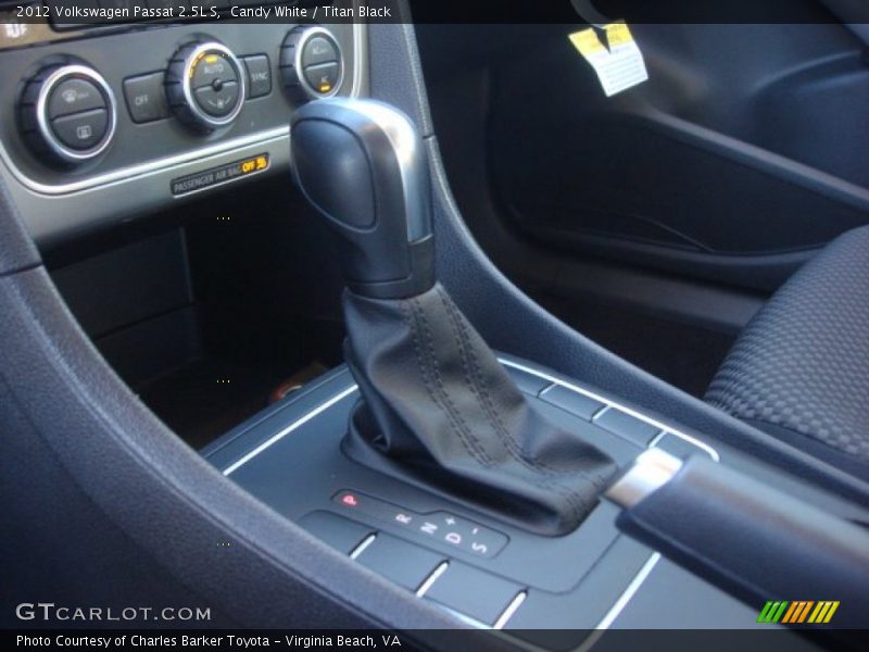 Candy White / Titan Black 2012 Volkswagen Passat 2.5L S