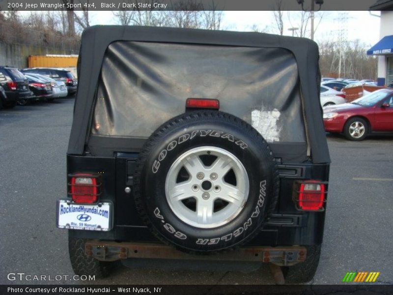 Black / Dark Slate Gray 2004 Jeep Wrangler Sport 4x4