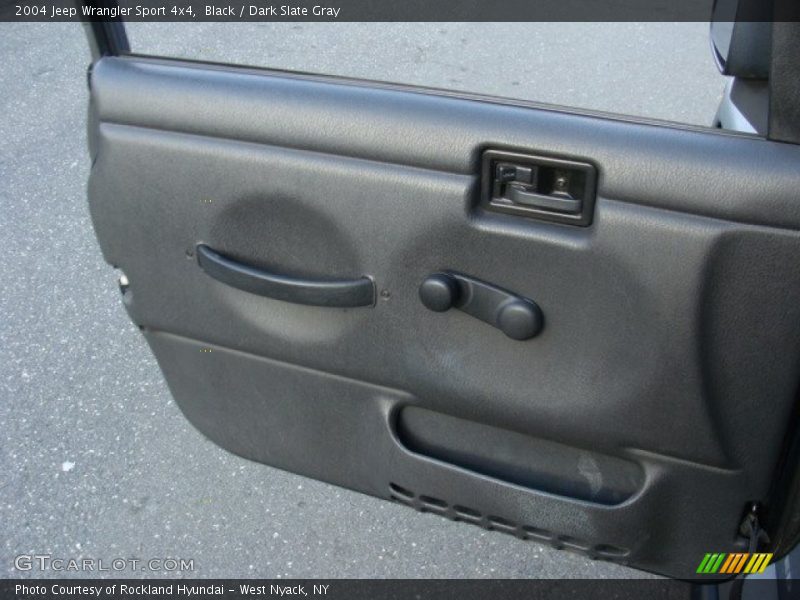 Black / Dark Slate Gray 2004 Jeep Wrangler Sport 4x4