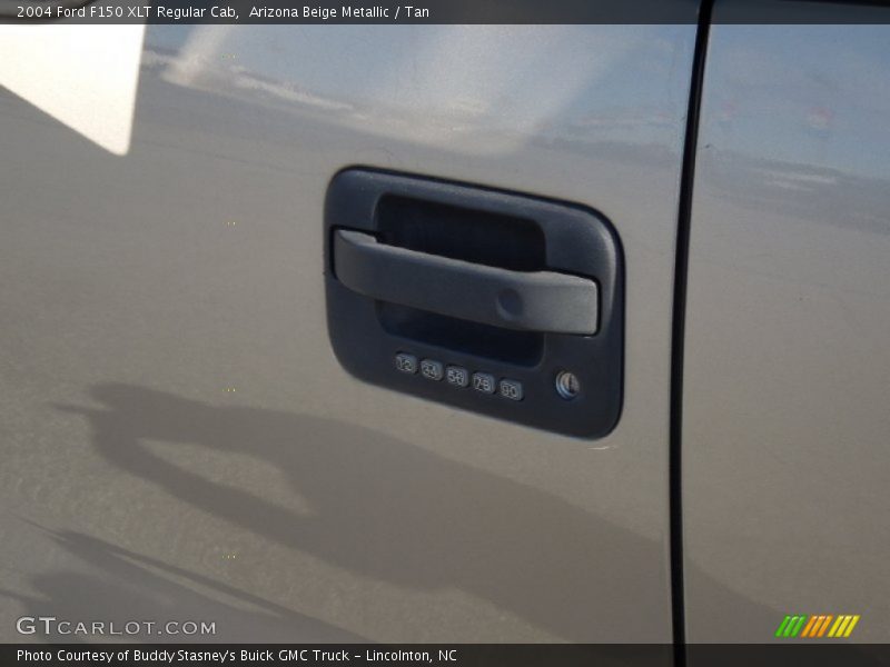 Arizona Beige Metallic / Tan 2004 Ford F150 XLT Regular Cab