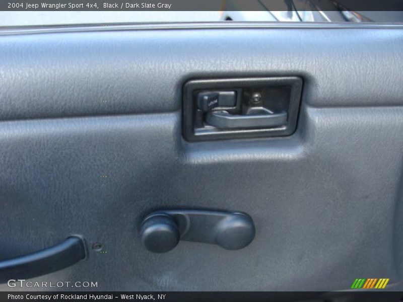 Black / Dark Slate Gray 2004 Jeep Wrangler Sport 4x4