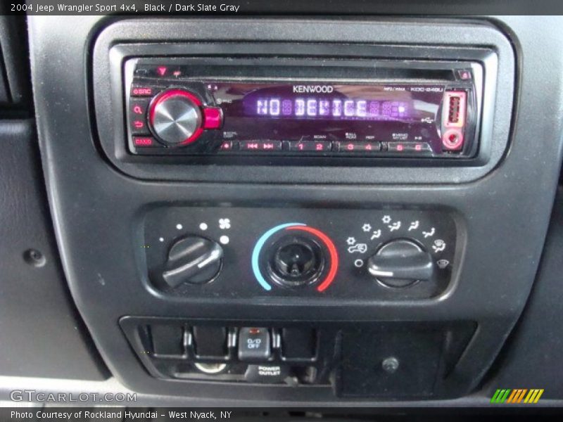 Black / Dark Slate Gray 2004 Jeep Wrangler Sport 4x4