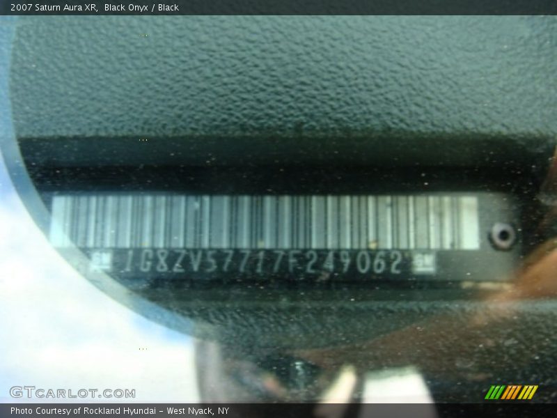 Black Onyx / Black 2007 Saturn Aura XR