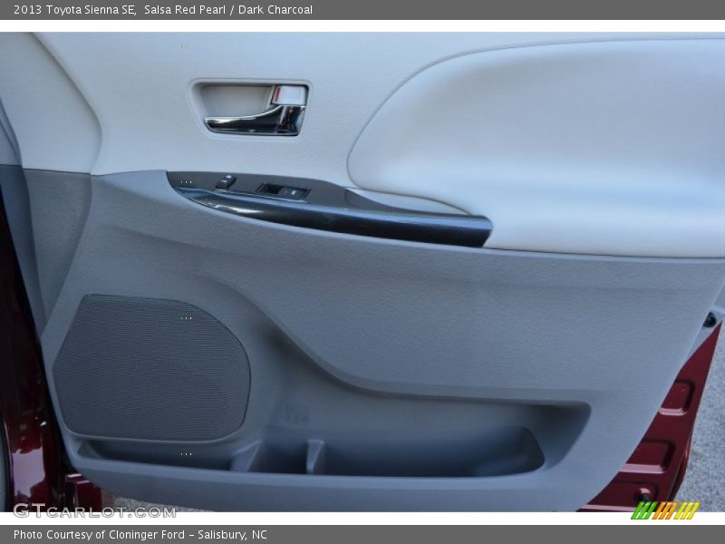 Salsa Red Pearl / Dark Charcoal 2013 Toyota Sienna SE