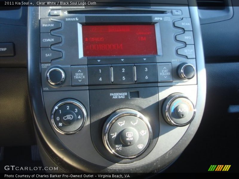 Clear White / Black Soul Logo Cloth 2011 Kia Soul +