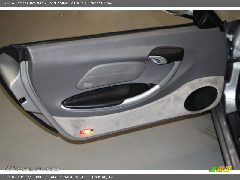 Door Panel of 2004 Boxster S