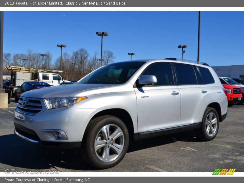 Front 3/4 View of 2013 Highlander Limited