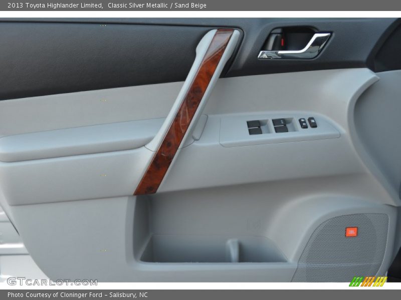 Classic Silver Metallic / Sand Beige 2013 Toyota Highlander Limited