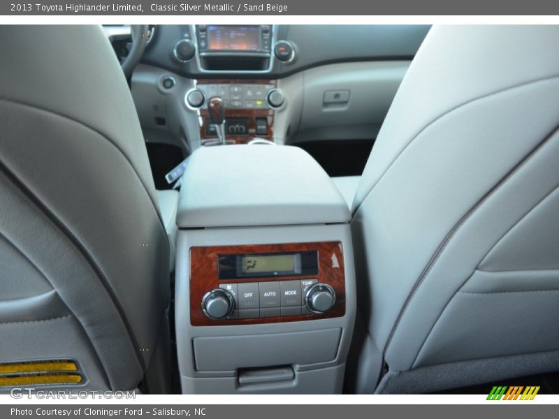 Classic Silver Metallic / Sand Beige 2013 Toyota Highlander Limited