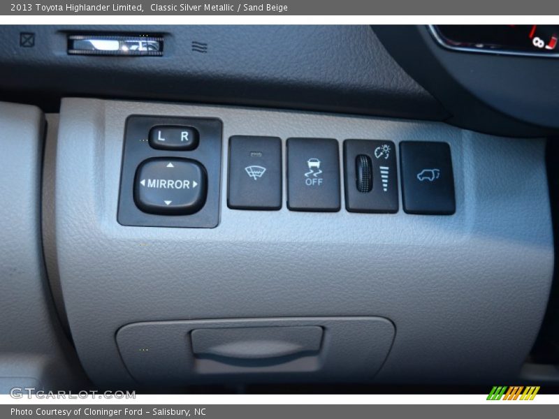 Classic Silver Metallic / Sand Beige 2013 Toyota Highlander Limited
