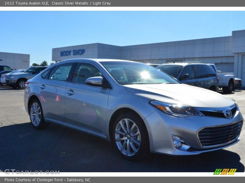 Classic Silver Metallic / Light Gray 2013 Toyota Avalon XLE