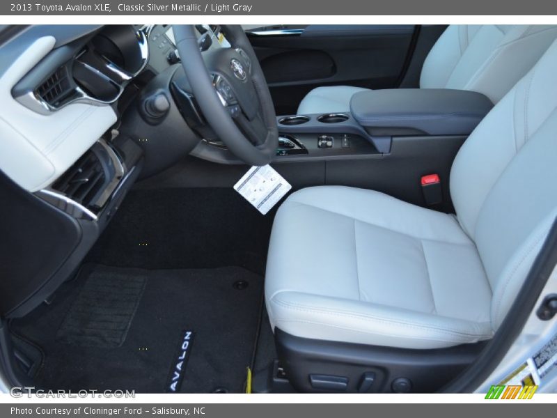 Classic Silver Metallic / Light Gray 2013 Toyota Avalon XLE