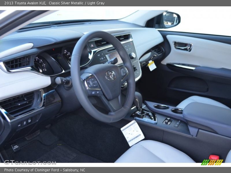 Classic Silver Metallic / Light Gray 2013 Toyota Avalon XLE