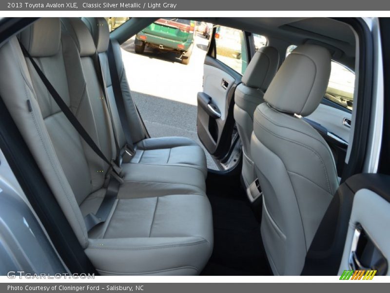 Classic Silver Metallic / Light Gray 2013 Toyota Avalon XLE