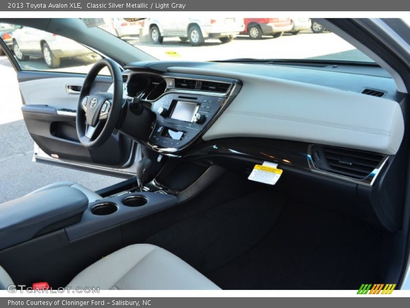 Classic Silver Metallic / Light Gray 2013 Toyota Avalon XLE