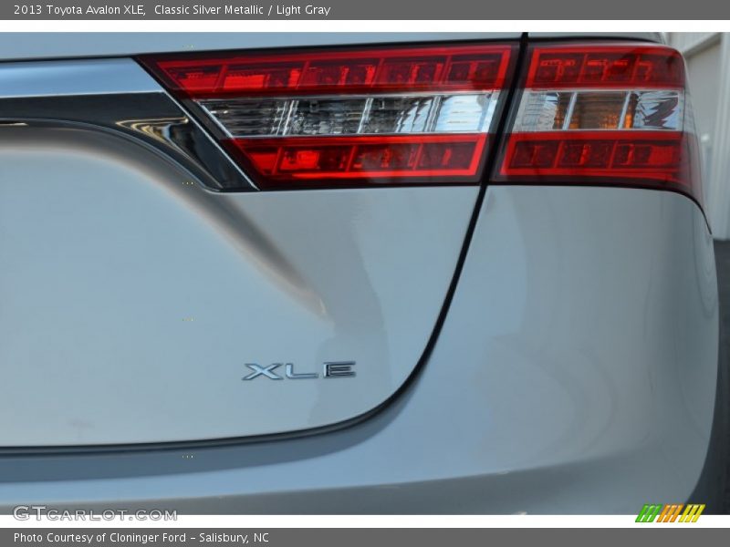 Classic Silver Metallic / Light Gray 2013 Toyota Avalon XLE
