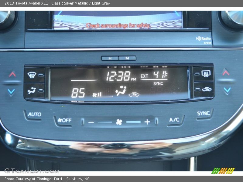 Classic Silver Metallic / Light Gray 2013 Toyota Avalon XLE