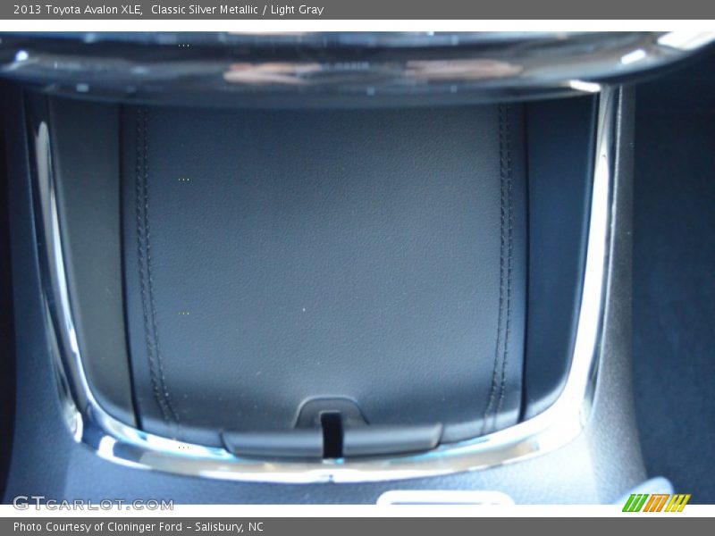 Classic Silver Metallic / Light Gray 2013 Toyota Avalon XLE