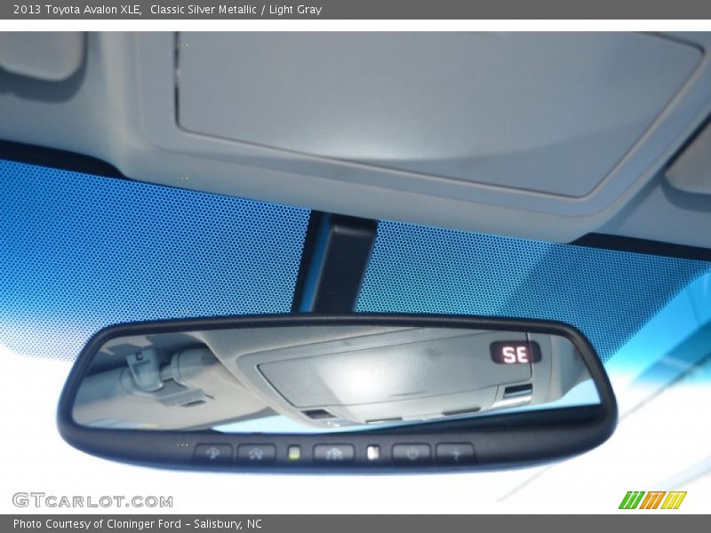 Classic Silver Metallic / Light Gray 2013 Toyota Avalon XLE