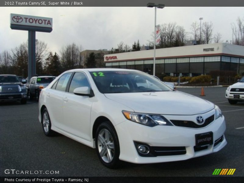 Super White / Black 2012 Toyota Camry SE