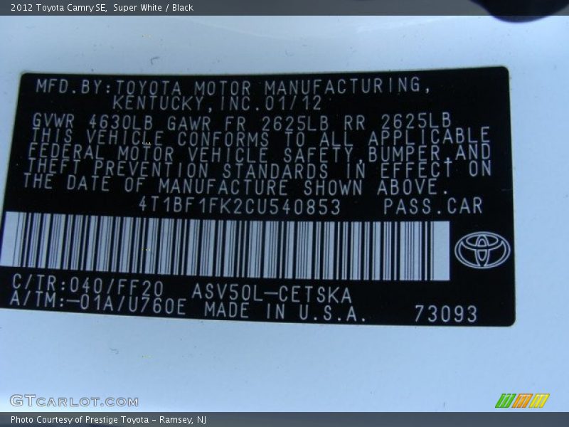 Super White / Black 2012 Toyota Camry SE