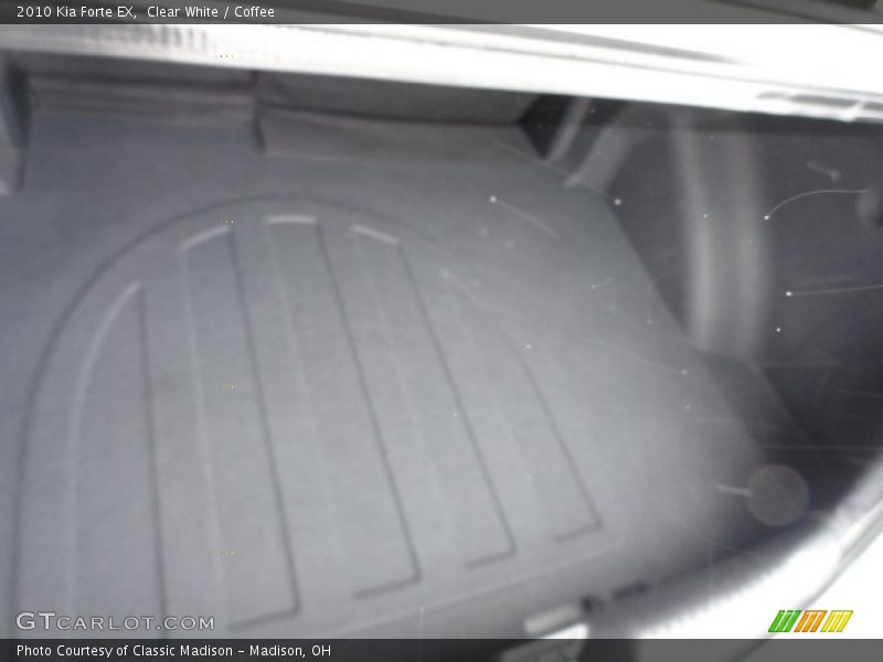 Clear White / Coffee 2010 Kia Forte EX