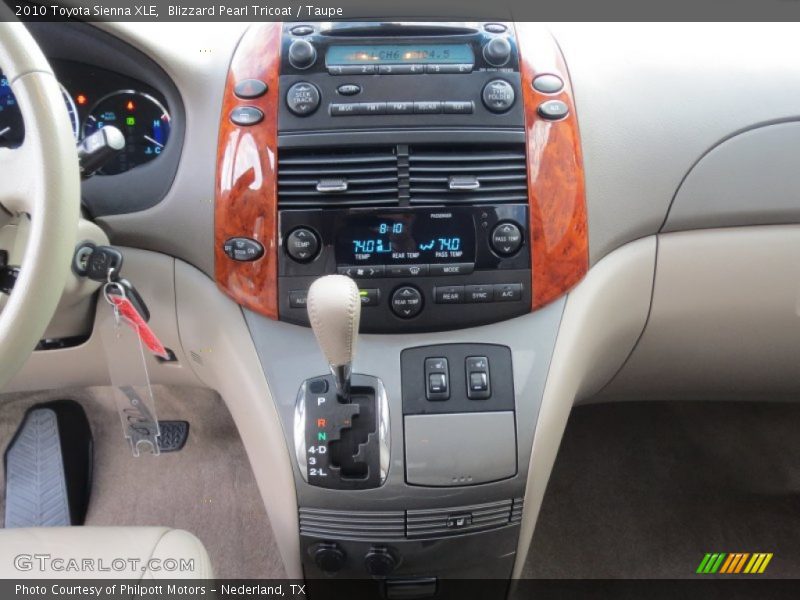 Blizzard Pearl Tricoat / Taupe 2010 Toyota Sienna XLE