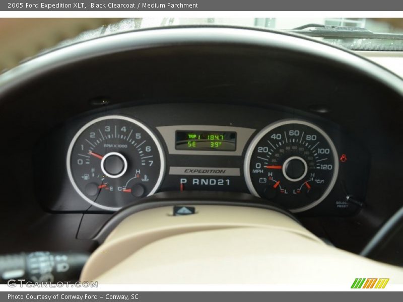 Black Clearcoat / Medium Parchment 2005 Ford Expedition XLT