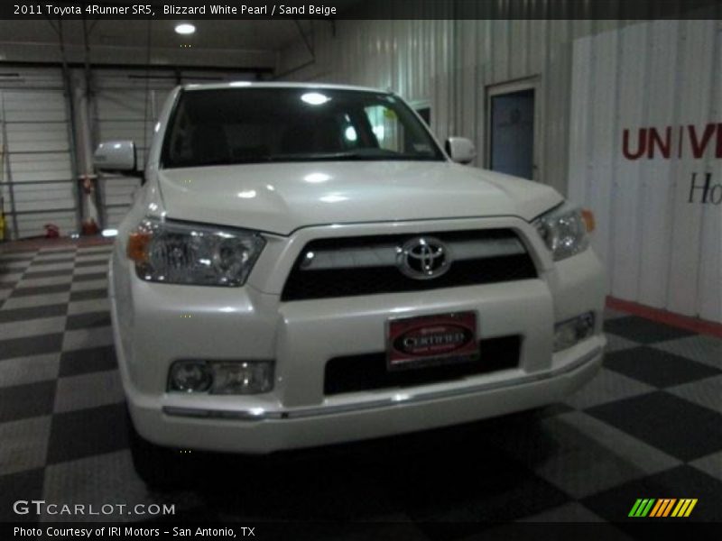 Blizzard White Pearl / Sand Beige 2011 Toyota 4Runner SR5