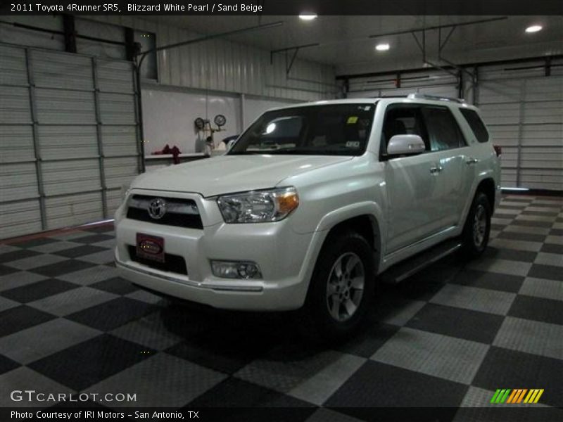 Blizzard White Pearl / Sand Beige 2011 Toyota 4Runner SR5