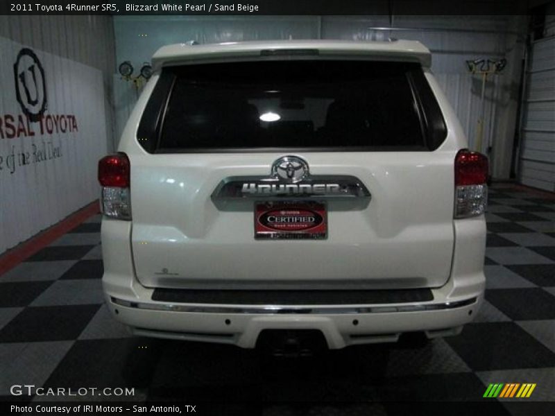Blizzard White Pearl / Sand Beige 2011 Toyota 4Runner SR5