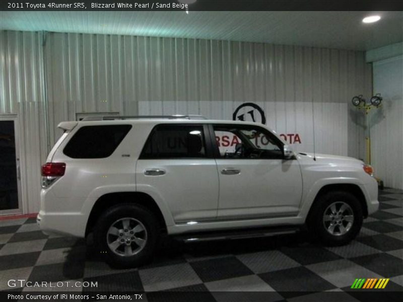 Blizzard White Pearl / Sand Beige 2011 Toyota 4Runner SR5