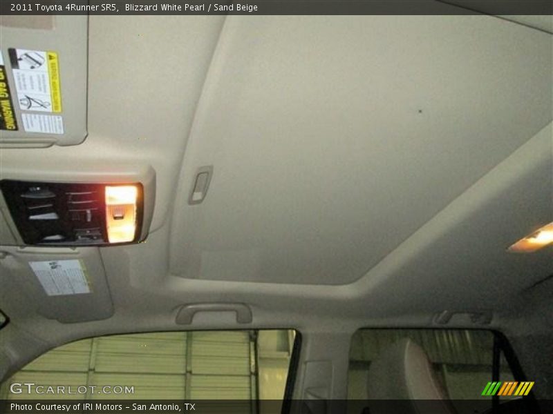 Blizzard White Pearl / Sand Beige 2011 Toyota 4Runner SR5